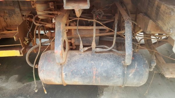 ขาย 10 ล้อ หัวยาวดั้ม เพลาเดียว เครื่อง HO7C 180 แรงม้า เกียร์ HO เฟืองท้ายใหญ่ เบรคทิฟฟี่ มีสโลว์กลาง พวงมาลัยพาวเวอร์ ทะเบียนครบ