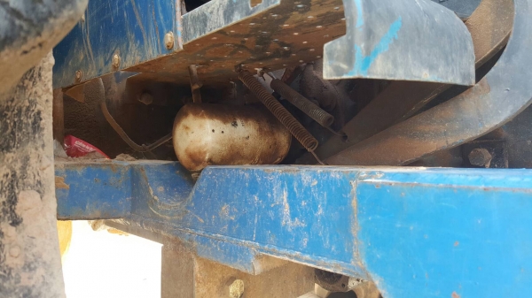 ขาย รถไถ 2 เพลา FORD NEW HOLLAND 6610 คานหน้า CARRARO ยางสวย อุปกรณ์มีผานดันหน้า และผาน 4 เอกสารเล่มทะเบียนครบ