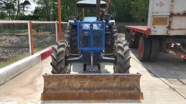 ขาย รถไถ 2 เพลา FORD NEW HOLLAND 6610 คานหน้า CARRARO ยางสวย อุปกรณ์มีผานดันหน้า และผาน 4 เอกสารเล่มทะเบียนครบ