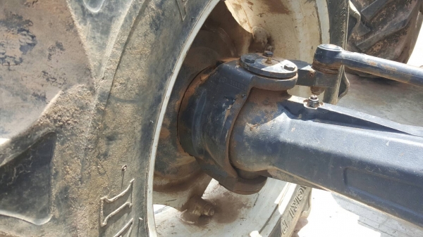 ขาย รถไถ 2 เพลา FORD NEW HOLLAND 6610 คานหน้า CARRARO ยางสวย อุปกรณ์มีผานดันหน้า และผาน 4 เอกสารเล่มทะเบียนครบ