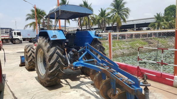 ขาย รถไถ 2 เพลา FORD NEW HOLLAND 6610 คานหน้า CARRARO ยางสวย อุปกรณ์มีผานดันหน้า และผาน 4 เอกสารเล่มทะเบียนครบ