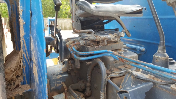 ขาย รถไถ 2 เพลา FORD NEW HOLLAND 6610 คานหน้า CARRARO ยางสวย อุปกรณ์มีผานดันหน้า และผาน 4 เอกสารเล่มทะเบียนครบ