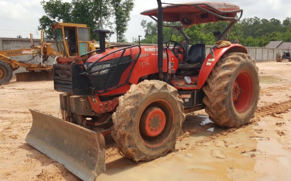 ขาย รถไถ KUBOTA M9540 ปี 51 อุกรณ์มีแค่ผานดันหน้า เอกสารเล่มทะเบียนครบ ขายตามสภาพ ดูรายละเอียดให้ครบก่อน จะซื้อจริงๆค่อยโทรมาครับ