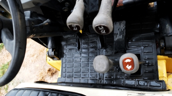 ขายรถโฟร์คลิฟท์ TCM เก่านอก นำเข้าจากญี่ปุ่น เบนซิน ยังไม่ได้ใช้งานบ้านเรา สภาพใหม่ ยกสินค้าได้ 1500 กิโล เสาสูง 3 เมตร