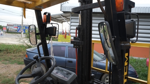 ขายรถโฟร์คลิฟท์ TCM เก่านอก นำเข้าจากญี่ปุ่น เบนซิน ยังไม่ได้ใช้งานบ้านเรา สภาพใหม่ ยกสินค้าได้ 1500 กิโล เสาสูง 3 เมตร