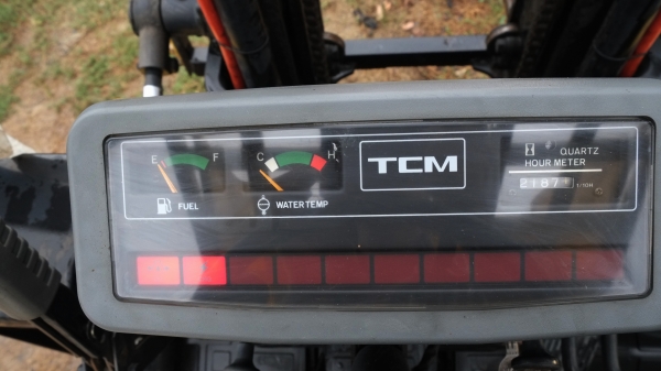 ขายรถโฟร์คลิฟท์ TCM เก่านอก นำเข้าจากญี่ปุ่น เบนซิน ยังไม่ได้ใช้งานบ้านเรา สภาพใหม่ ยกสินค้าได้ 1500 กิโล เสาสูง 3 เมตร