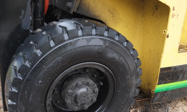 ขายรถโฟร์คลิฟท์ TCM เก่านอก นำเข้าจากญี่ปุ่น เบนซิน ยังไม่ได้ใช้งานบ้านเรา สภาพใหม่ ยกสินค้าได้ 1500 กิโล เสาสูง 3 เมตร