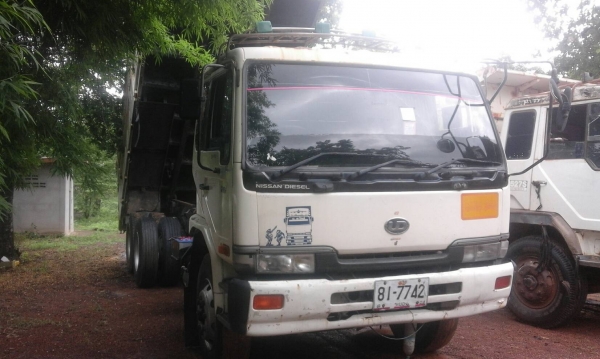 ขายรถบรรทุก หลุดมัดจำแล้วครับ พ่วงดั้มแม่ลูก NISSAN CW214M
