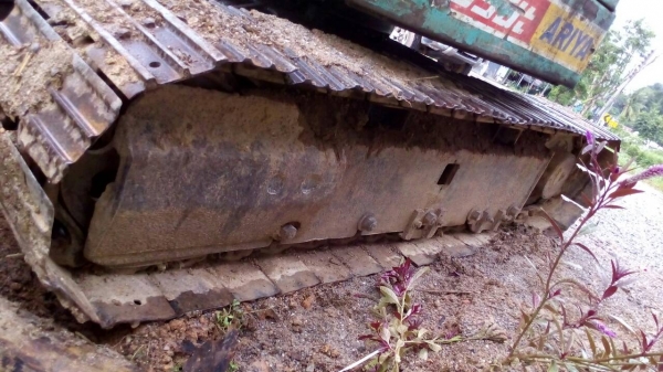 ขายรถแบคโฮ KOBELCO SK50UU มีหัวคีปไม้กับบุ้งกี๋ สามารถคีปไม้ใส่รถ 10 ล้อรั้งสูง 8 ขั้นได้เลย ราคา 200000