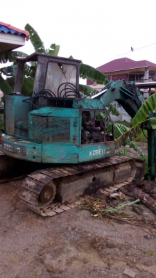 ขายรถแบคโฮ KOBELCO SK50UU มีหัวคีปไม้กับบุ้งกี๋ สามารถคีปไม้ใส่รถ 10 ล้อรั้งสูง 8 ขั้นได้เลย ราคา 200000