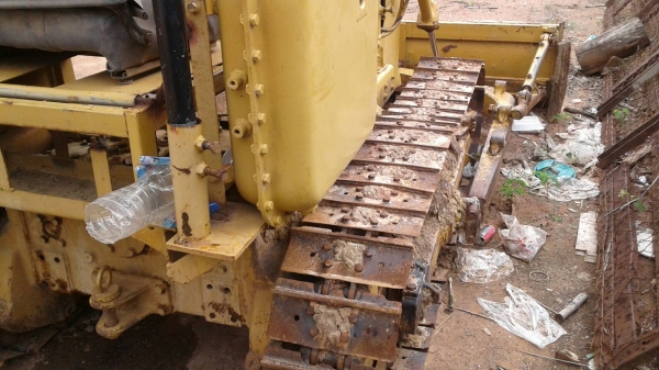 ขายรถแทรคเตอร์ KOMATSU D20A-3 ตีนตะขาบ ราคา 120000