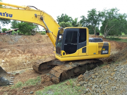 ขายด่วนๆ!! >>> Komatsu Pc200 รุ่น 8 <<< รถสวยพร้อมใช้งาน ราคา 1,590,000 บาท