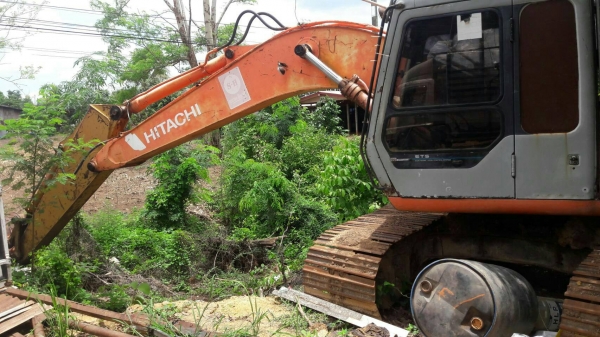 ขาย 485,000 Hitachi  EX 200-1 เครื่องดี ปั่มK3V ช่วงล่างสวยรถสวยพร้อมใช้ 090-772-3710 090-772-3708