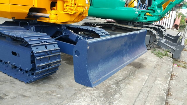 ขาย รถขุด KOMATSU รุ่น PC30-6-  มือสองญี่ปุ่น พร้อมหัวเก๋ง แทรกเหล็ก สลัก บูท แน่น สวย พร้อมใช้งาน สมบูรณ์ ทุกระบบ มือถือ/LINE ID : 0818753444