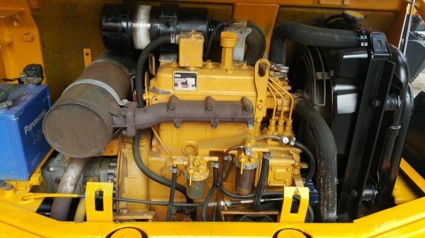 ขาย รถขุด KOMATSU รุ่น PC30-6-  มือสองญี่ปุ่น พร้อมหัวเก๋ง แทรกเหล็ก สลัก บูท แน่น สวย พร้อมใช้งาน สมบูรณ์ ทุกระบบ มือถือ/LINE ID : 0818753444