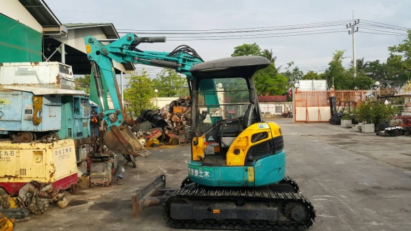 ขาย รถขุด KUBOTA รุ่น RX305 มือสองญี่ปุ่น เครื่องยนต์ 4สูบ รุ่น D1703  แทรกเหล็ก ทำงานไว แน่น ทุกส่วน   มือถือ/LINE ID : 0818753444