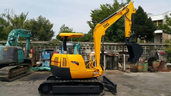 ขาย รถขุด IHI รุ่น 40JX มือสองญี่ปุ่น แทรกเหล็ก สลักแน่น คอนโทรลสั้น  ปั้มนิ้ว ทำงานไว พร้อมใข้งาน มือถือ/LINE ID : 0818753444