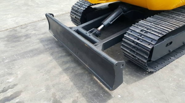 ขาย รถขุด IHI รุ่น 40JX มือสองญี่ปุ่น แทรกเหล็ก สลักแน่น คอนโทรลสั้น  ปั้มนิ้ว ทำงานไว พร้อมใข้งาน มือถือ/LINE ID : 0818753444