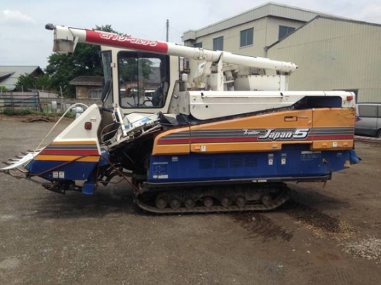 รถเกี่ยวนวดข้าว iseki japan6 เก่าญี่ปุ่น