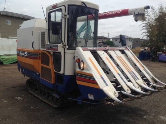 รถเกี่ยวนวดข้าว iseki japan6 เก่าญี่ปุ่น