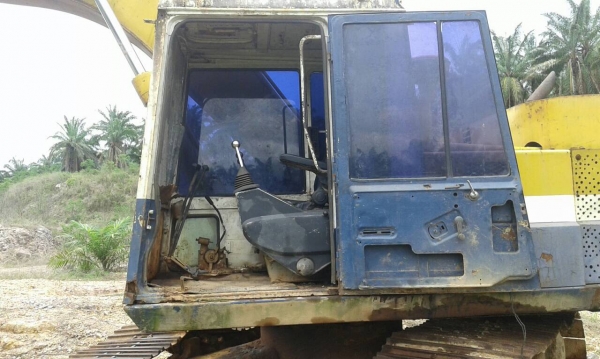 รถขุด PC200-3 ทำคอนโทนสั้น สภาพดีใช้ได้..เอกสารซื้อขาย