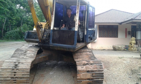 รถขุด PC200-3 ทำคอนโทนสั้น สภาพดีใช้ได้..เอกสารซื้อขาย