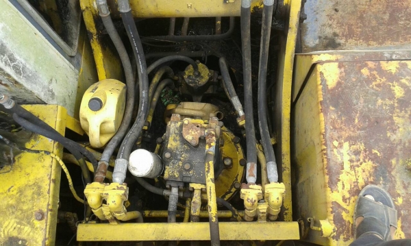 รถขุด PC200-3 ทำคอนโทนสั้น สภาพดีใช้ได้..เอกสารซื้อขาย