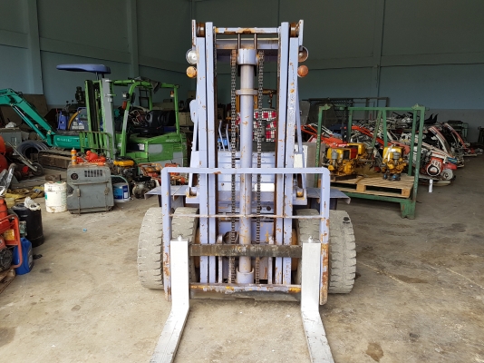 ขายรถยก KOMATSU 2.5 ตัน ยกสูง 3 เมตร ยางหน้าคู่ เครื่องเบนซิน เก่านอก