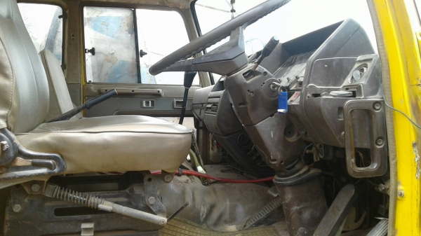 ขายด่วนรถเทนเลอร10ล้อ2เพลาเครือง300แรงยาว8.20เมตร