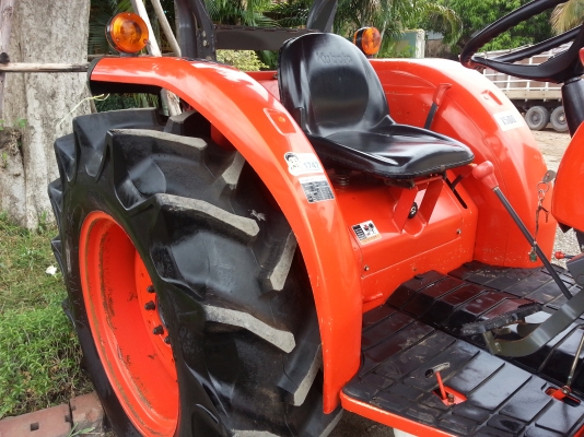 คูโบต้า L4708 4 WD ตัวเปล่าสภาพดีมากครับ