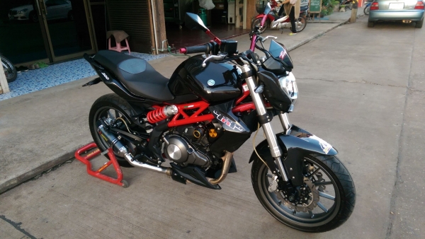 ขายคับ BENELLI TNT300S ปี2015 รถวิ่งมา11,000 โล ท่อแต่งเคฟล่าสลิปออน แฮนแต่งกระจกแต่ง กันล้ม book service ครบ กุญแจ3 ดอก ยางหน้า-หลัง โซ่ สเตอร์เต็ม ราคา 99500 บาท ส่งได้ทั่วไทยคับ สนใจติดต่อ 081-0578282 FACEBOOK ชาญณรงค์ ป๊อป ชัยอมฤต ไอดีไลน์ POPBIGBIKES