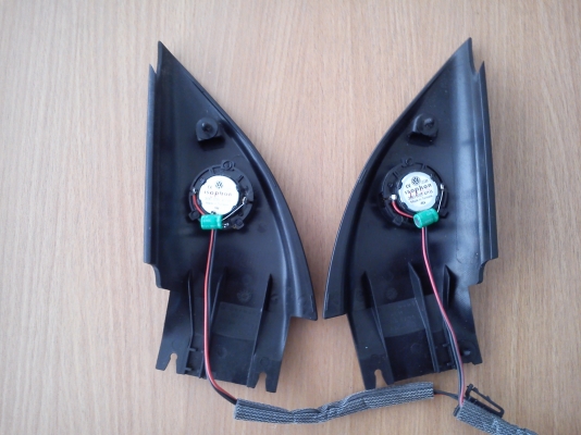 กรอบพร้อมดอกทวิสเตอร์ โฟร์ค PASSAT กรอบพร้อมดอกทวิสเตอร์ โฟร์ค PASSAT