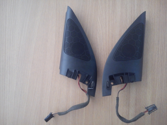 กรอบพร้อมทวิสเตอร์ทรงโดมผ้า ของรถ VOLKSWAGEN Golf GTI 20AE กรอบพร้อมทวิสเตอร์ทรงโดมผ้า ของรถ VOLKSWAGEN Golf GTI 20AE