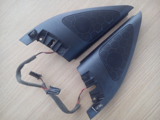 กรอบพร้อมทวิสเตอร์ทรงโดมผ้า ของรถ VOLKSWAGEN Golf GTI 20AE กรอบพร้อมทวิสเตอร์ทรงโดมผ้า ของรถ VOLKSWAGEN Golf GTI 20AE