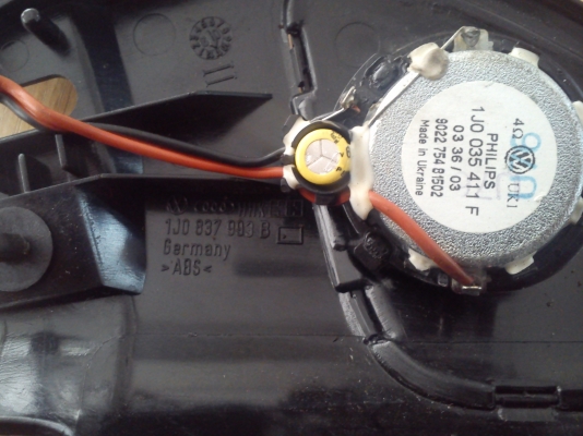 กรอบพร้อมทวิสเตอร์ทรงโดมผ้า ของรถ VOLKSWAGEN Golf GTI 20AE กรอบพร้อมทวิสเตอร์ทรงโดมผ้า ของรถ VOLKSWAGEN Golf GTI 20AE