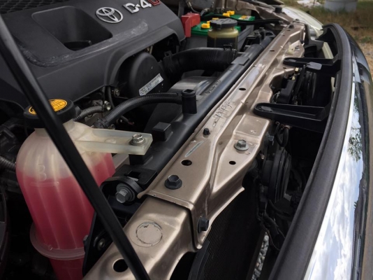 ขาย VIGO 4 ประตู 3.0 ตัว G ตัวท็อปสุด เกียร์ ธรรมดา ปี 2010 มี ABS AIRBAG พวงมาลัยเพาเวอร์ กระจกปรับไฟฟ้า ยางดอกดี เครื่องดี สตาร์ทติดง่าย รถนิ่ม ขับสบาย แอร์เย็น มีกุญแจรีโหมด รับประกันว่า ไม่มีชนแน่นอนครับ ภายในสะอาด