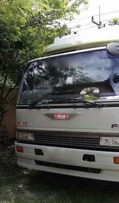 รถฮีโน่ 6 ล้อ ตู้แห้ง FF 195 แรงม้า. ปี 38.    สนใจติดต่อ  081 - 6079515