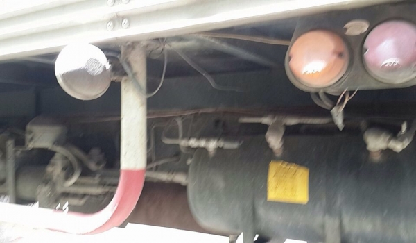 รถฮีโน่ 6 ล้อ ตู้แห้ง FF 195 แรงม้า. ปี 38.    สนใจติดต่อ  081 - 6079515