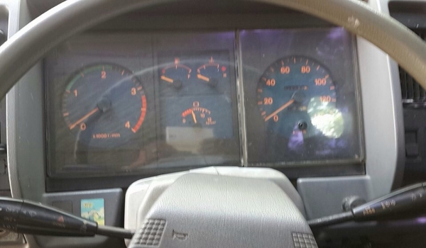 รถฮีโน่ 6 ล้อ ตู้แห้ง FF 195 แรงม้า. ปี 38.    สนใจติดต่อ  081 - 6079515