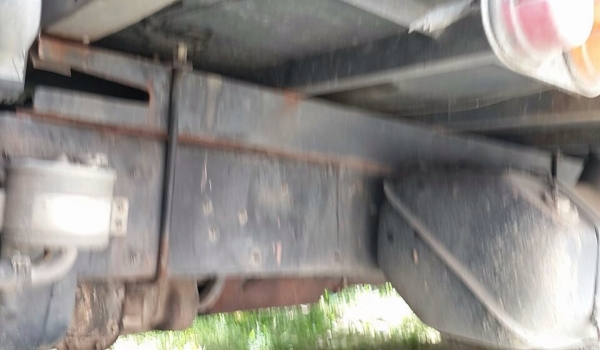 รถฮีโน่ 6 ล้อ ตู้แห้ง FF 195 แรงม้า. ปี 38.    สนใจติดต่อ  081 - 6079515