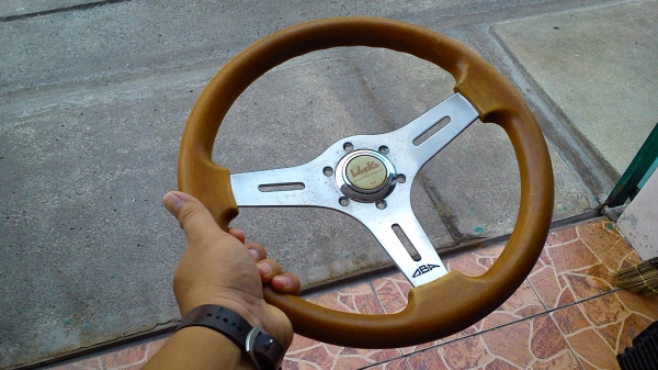 พวงมาลัยไม้3ก้าน DBA แท้ Made in ltaly ขนาด13นิ้้ว