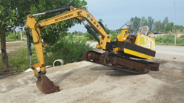 ขายถูกๆด่วนรถแม็คโครมิตซูมิชิ MS 035เคื่อง4สูบปั่ม3ตอนPC30แทคหล็ก รถนอกเพิ่งเข้ามาใหม่สถาพพร้อมใช้ยังไม่เคยใช้งานในไทยเลย