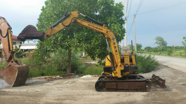 ขายถูกๆด่วนรถแม็คโครมิตซูมิชิ MS 035เคื่อง4สูบปั่ม3ตอนPC30แทคหล็ก รถนอกเพิ่งเข้ามาใหม่สถาพพร้อมใช้ยังไม่เคยใช้งานในไทยเลย