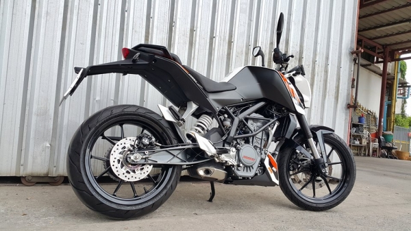 KTM Duke200 2015 ABS ท้อปสุด ไมล์น้อย มีประกันศูนย์ ต่อรองได้ครับ