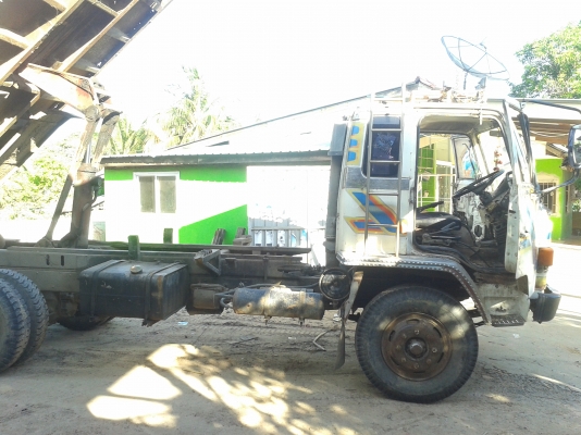 จบการขายแล้วคราบขอบคุณเสี่ยใหญ่จากจอมพระสุรินทร์ที่มาอุดหนุน)ขาย 10 ล้อดั้ม 2 เพลาใหญ่ คัซซีเจ มี DL เครื่อง 6BG1 เกียร์ร็อค สโลว์อินเตอร์ พวงมาลัยพาวเวอร์ เอกสารเล่มทะเบียน