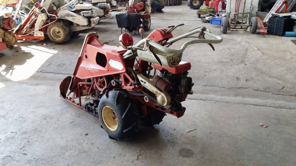 รถเกี่ยวข้าวเดินตามแบบมัดข้าวในตัว UEY เก่าญี่ปุ่น เกี่ยวมัด 1 แถว 2 ล้อ ใช้งานง่าย