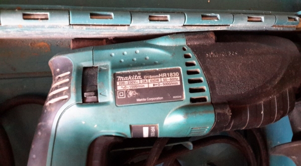 สว่าน Makita