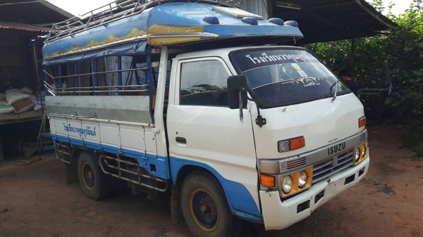 ขาย4ล้อโดยสาร พร้อมใช้สภาพดี เครื่องดี แชซีสวย มีเครื่องเสียง เอกสารพร้อมโอน 0857698049 0887115178 ขาย4ล้อโดยสาร พร้อมใช้สภาพดี เครื่องดี แชซีสวย มีเครื่องเสียง เอกสารพร้อมโอน 0857698049 0887115178