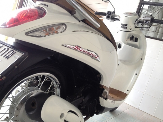 Scoopy-i ตัวใหม่ สีขายดี วิ่ง7000 ปี58 (ของแถม 4 รายการ)
