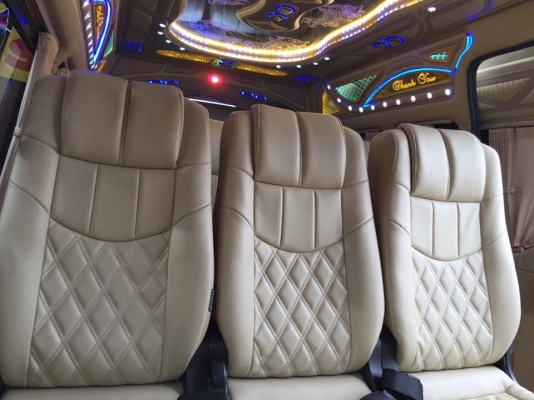 โทร 0922726669 ตันหยงเบสท์รถตู้ฝั่งธน COMMUTER ปี 2013 เบนซิน //  แต่งวีไอพี แอร์บัส เบาะหนัง 4 แถว ราคา 899,000 บาท